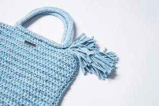 BINGE Knitting
Tassel Tote Bag